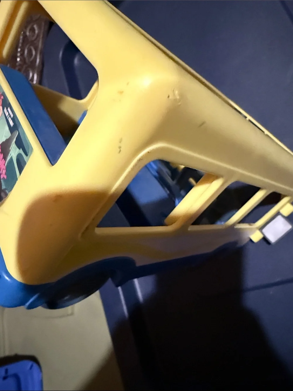 Bluey Bus yellow/blue- 'The Beach' Play Vehicle| no figures